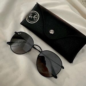 Ray Ban sunglasses with case - RB3447n round flat black